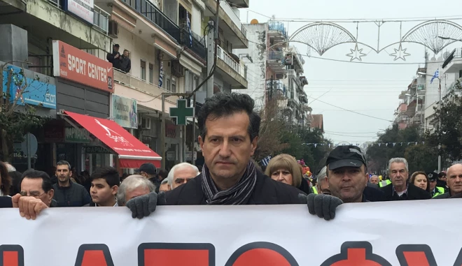 Ξάδερφος στρατιωτικού: «Ζούμε 25 ημέρες με την αγωνία»